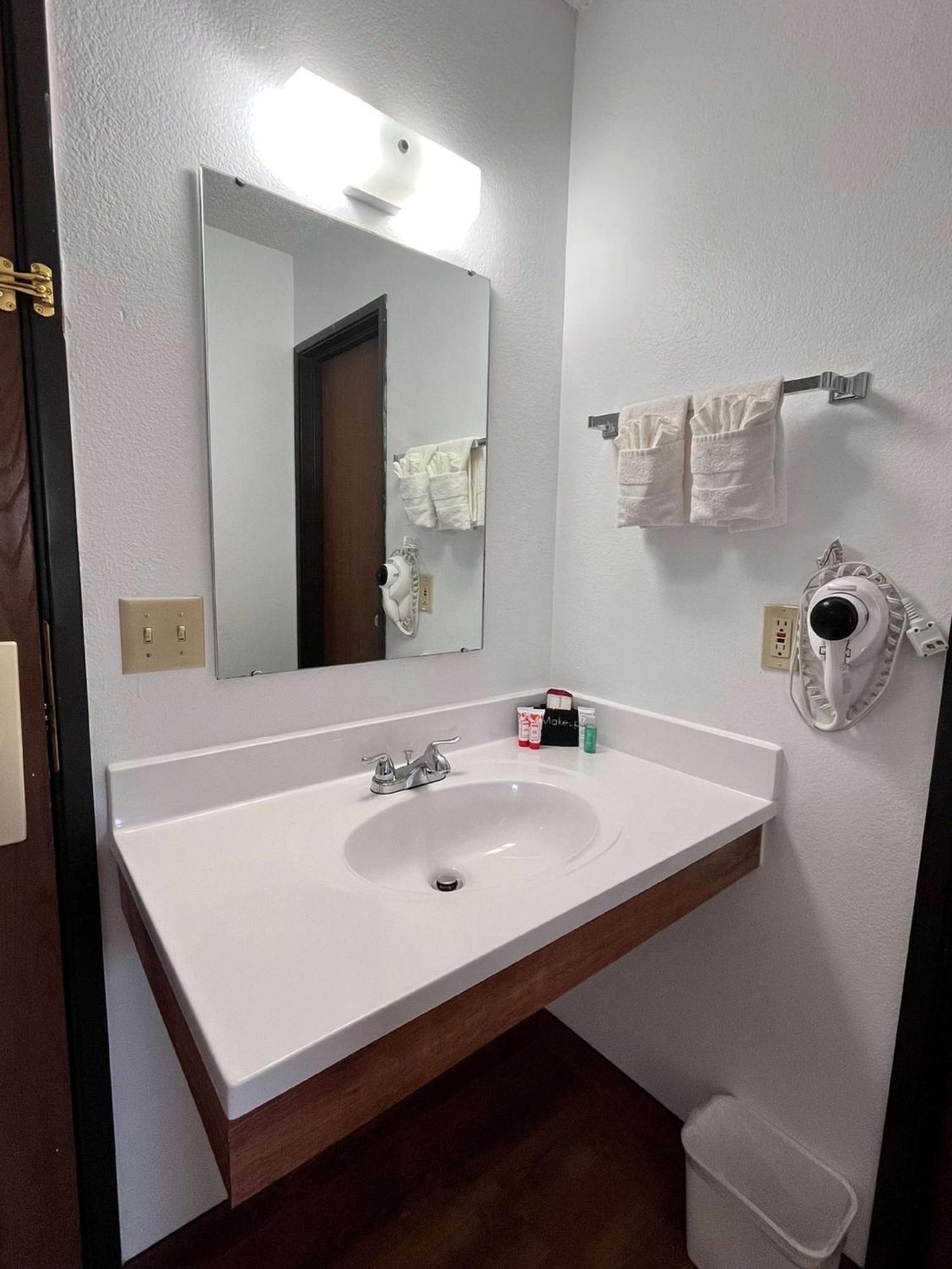 Surestay By Best Western Glendive Yellowstone River Exterior foto